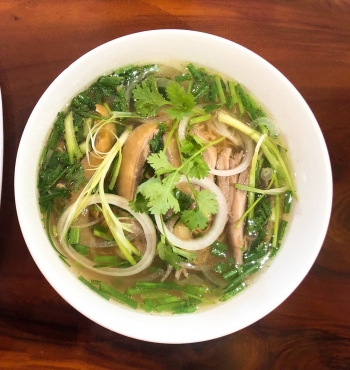 Phở Gà Sâm Ngọc Linh Truyền Thống